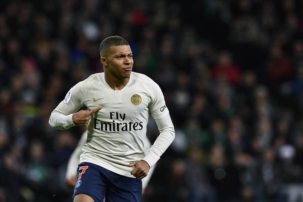 高原风雪急 练兵热潮涌